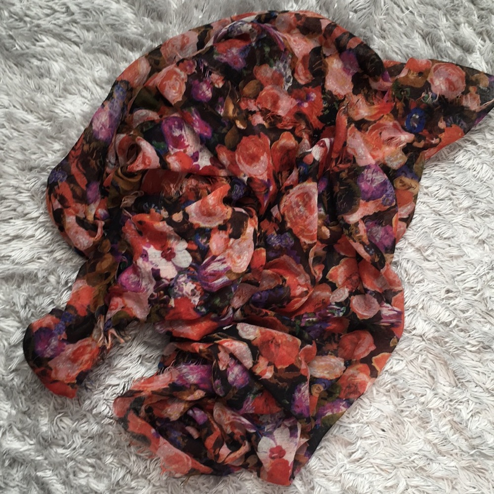 Floral rose light weight scarf, I believe it was bought in H&M, i cut the tag.